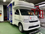 TOYOTA キャンピングカートレジャーワン S413U(2024年) に RECARO(レカロ) SR-C UT100 A/R サージグレイ 装着