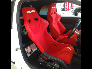 レカロ　フルバケットシート（赤色）RS-GS RED（シートレールおまけ有）