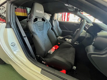 TOYOTA@GR86@ZN8i2025Nj@Ɂ@RECAROiJj@SR-S@UT100@BK@