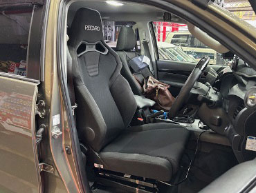 TOYOTA@nCbNX@GUN125i2021Nj@Ɂ@RECAROiJj@SR-C@BK100H@A/R@BK/BK@V[gq[^[t@