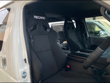 TOYOTA ハイエース6型 ダークプライム標準ボディ ディーゼル車 に RECARO （レカロ） SR-7F KK100