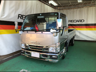 ISUZU エルフ 2ｔ NJR88（2019年） に RECARO（レカロ） LX-F IN110